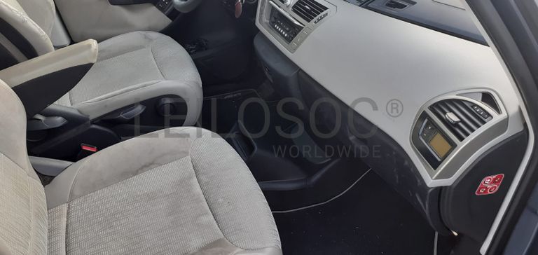 Citroën C4 Grand Picasso 1.6 HDI · Ano 2011
