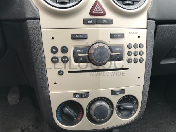 Opel Corsa 1.3 CDTI · Ano 2008