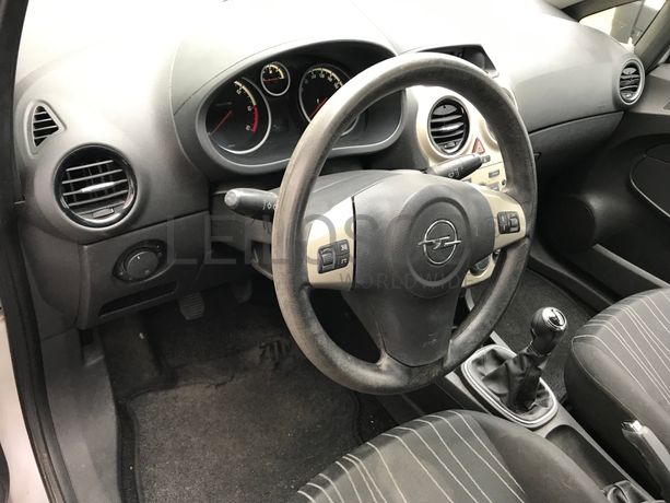 Opel Corsa 1.3 CDTI · Ano 2008