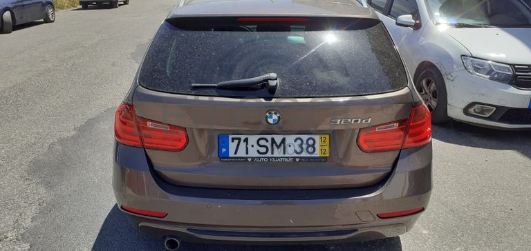BMW 320D Touring · Ano 2013