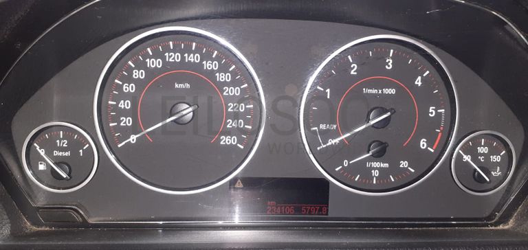 BMW 320D Touring · Ano 2013