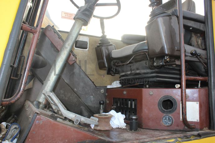 Escavadora de Pneus com sistema Rail-Route