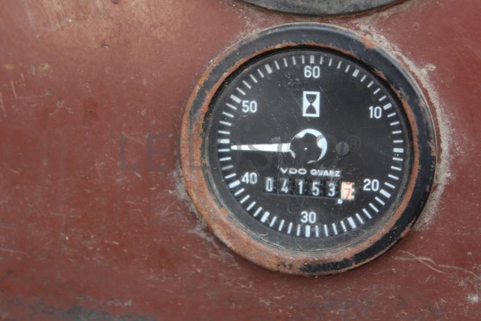 Escavadora de Pneus com sistema Rail-Route