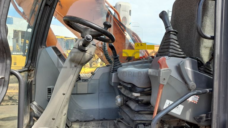 Escavadora de pneus Dossan DX190