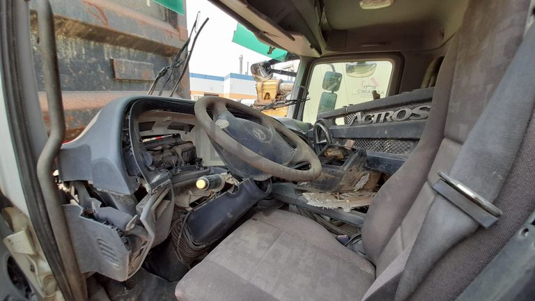 Camião basculante 26 T (6X4) Mercedes-Benz Actros 2632/26