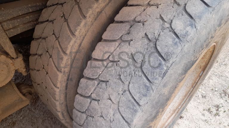 Camião basculante 26 T (6X4) Mercedes-Benz Actros 2632/26