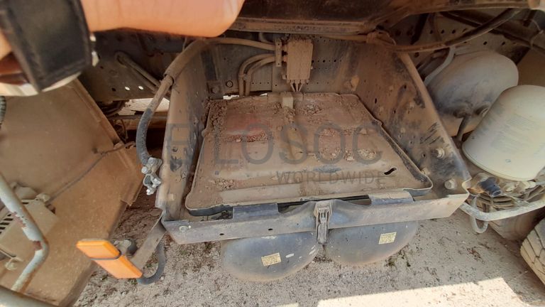 Camião basculante 26 T (6X4) Mercedes-Benz Actros 2632/26