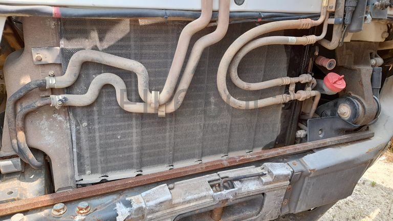 Camião basculante 26 T (6X4) Mercedes-Benz Actros 2632/26