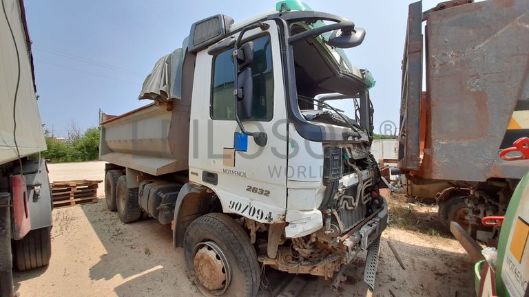 Camião basculante 26 T (6X4) Mercedes-Benz Actros 2632/26
