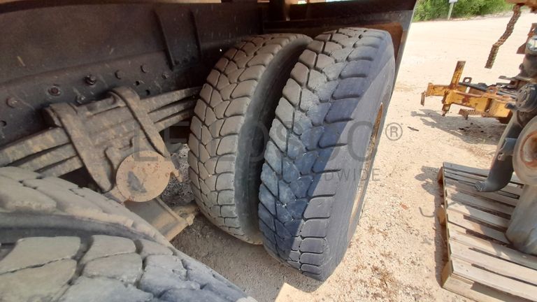 Camião basculante 26 T (6X4) Mercedes-Benz Actros 2632/26