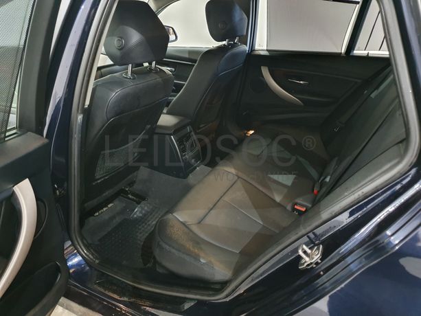 BMW 318D · Ano 2015