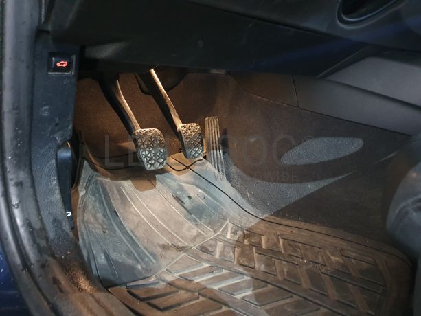 BMW 318D · Ano 2015