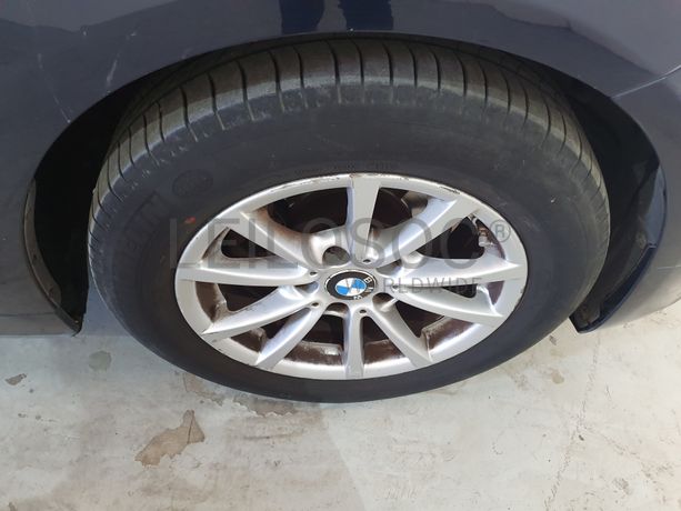 BMW 318D · Ano 2015