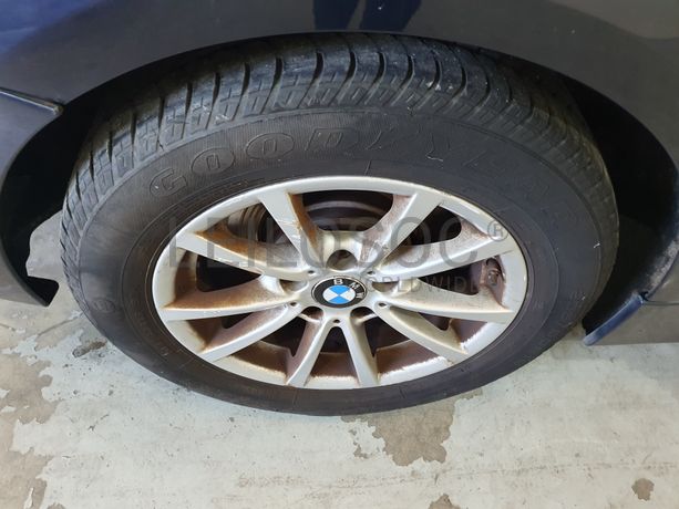 BMW 318D · Ano 2015