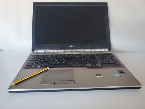 Portátil Fujitsu Celsius H770