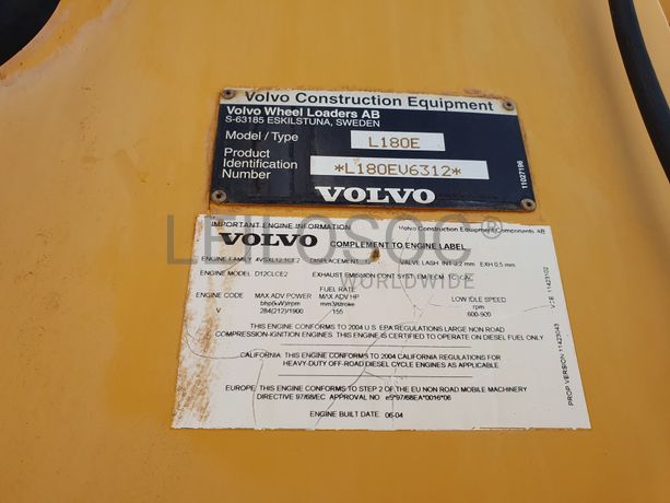 Pá Carregadora Volvo L 180 E · Ano 2004
