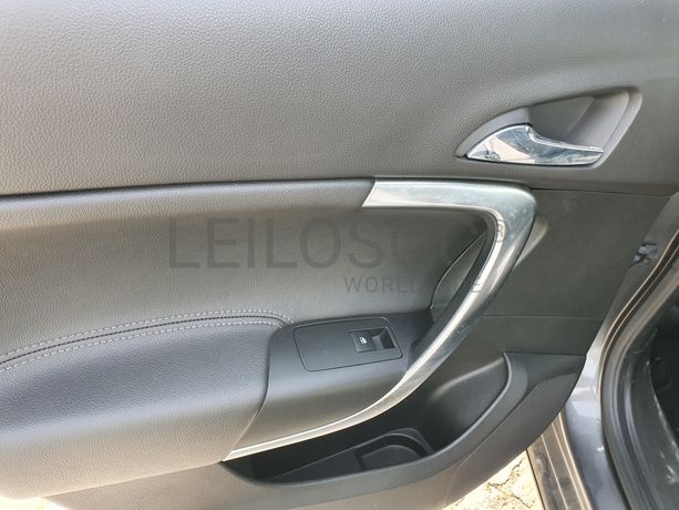 Opel Insígnia 2.0 CDTI · Ano 2010