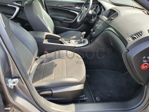 Opel Insígnia 2.0 CDTI · Ano 2010