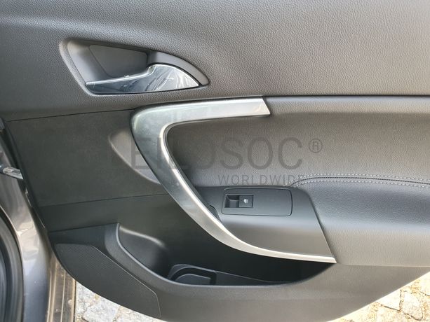 Opel Insígnia 2.0 CDTI · Ano 2010