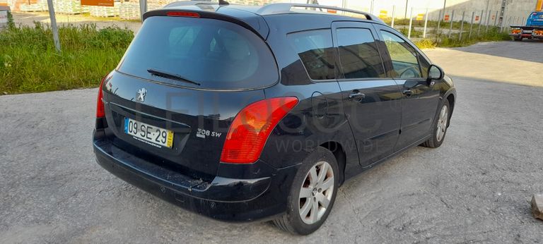 Peugeot 308 1.6 HDI · Ano 2013