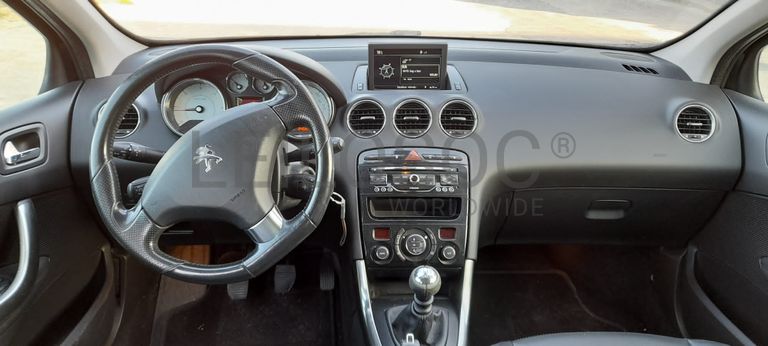 Peugeot 308 1.6 HDI · Ano 2013