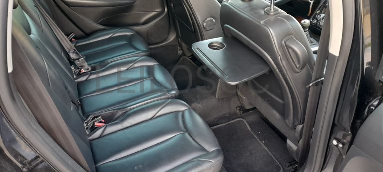 Peugeot 308 1.6 HDI · Ano 2013