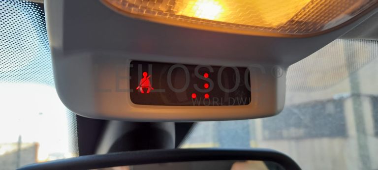 Peugeot 308 1.6 HDI · Ano 2013