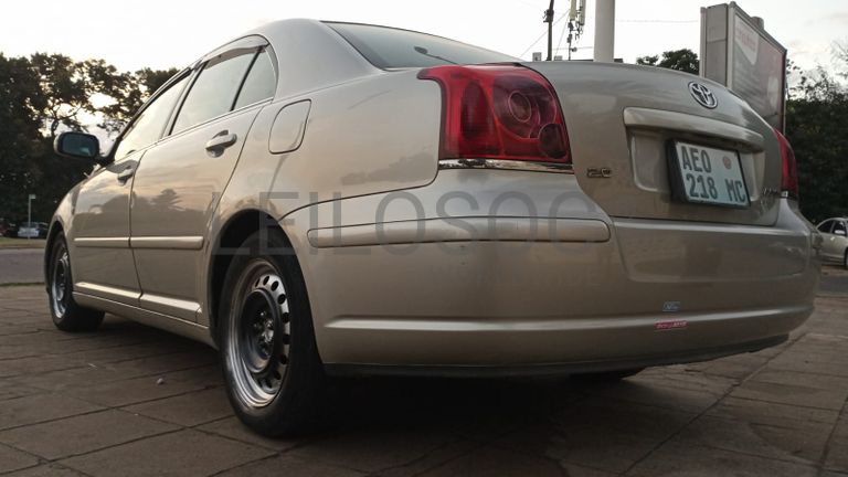 Toyota, modelo Avensis