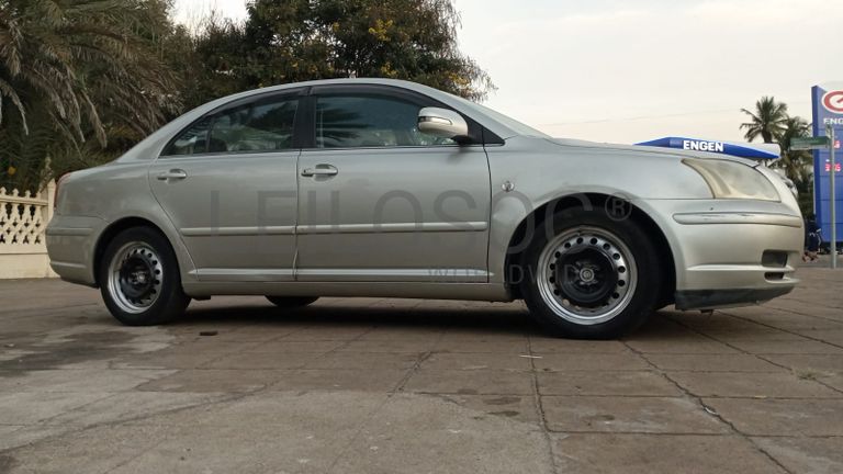 Toyota, modelo Avensis