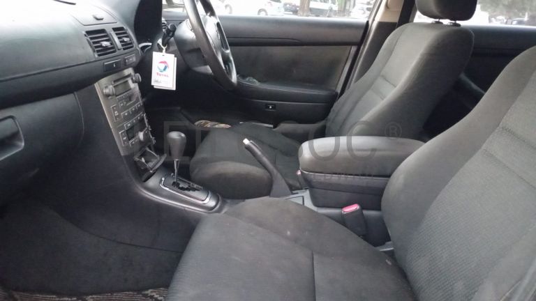 Toyota, modelo Avensis