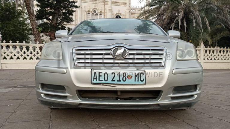 Toyota, modelo Avensis