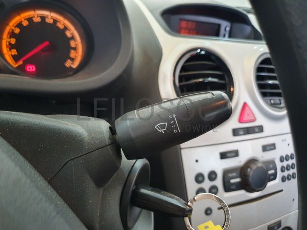 Opel Corsa 1.3 CDTI · Ano 2007