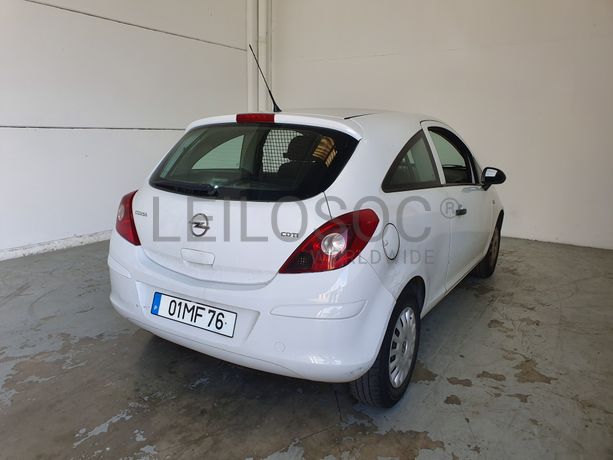 Opel Corsa 1.3 CDTI · Ano 2011