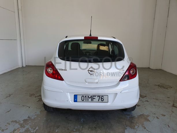 Opel Corsa 1.3 CDTI · Ano 2011