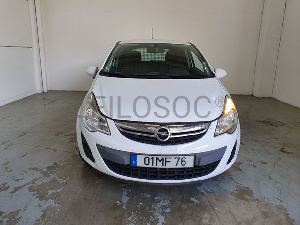 Opel Corsa 1.3 CDTI · Ano 2011