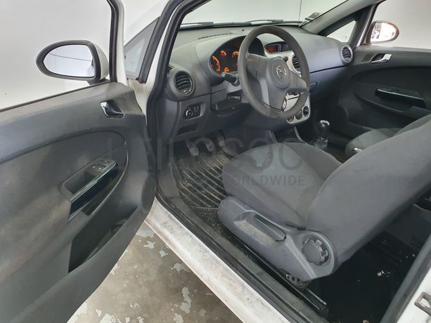 Opel Corsa 1.3 CDTI · Ano 2011