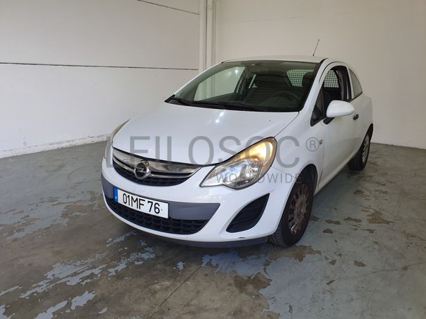 Opel Corsa 1.3 CDTI · Ano 2011