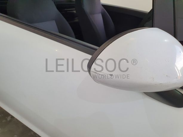 Opel Corsa 1.3 CDTI · Ano 2011