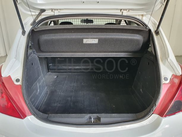 Opel Corsa 1.3 CDTI · Ano 2011