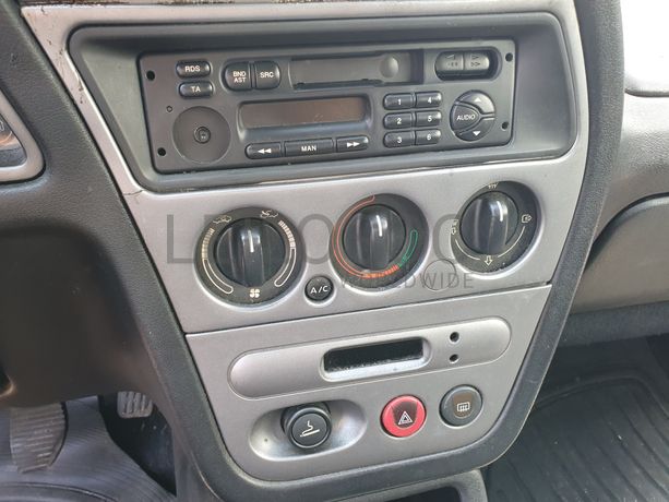 Peugeot 306 · Ano 2001