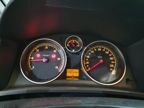 Opel Zafira · Ano 2006