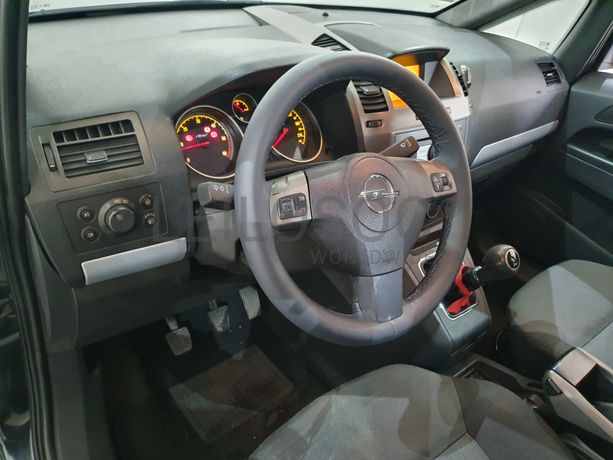 Opel Zafira · Ano 2006