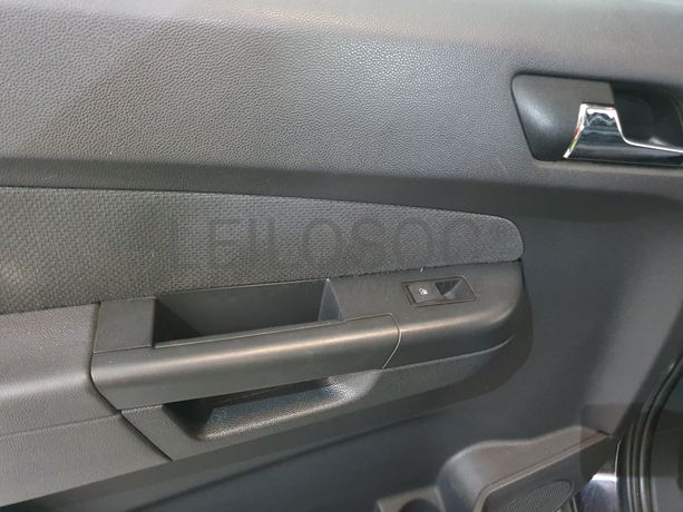 Opel Zafira · Ano 2006