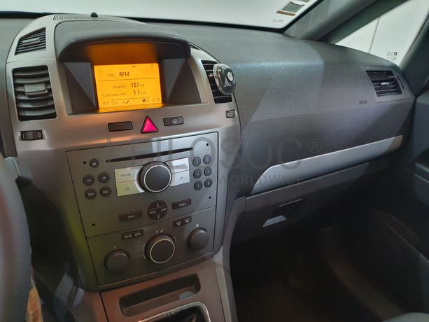 Opel Zafira · Ano 2006