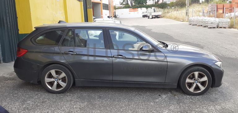 BMW 318D · Ano 2014