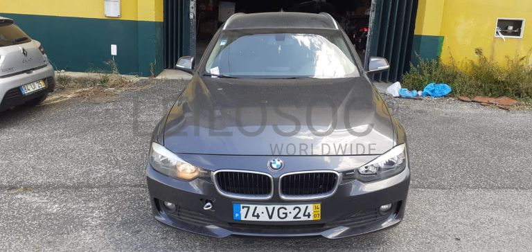 BMW 318D · Ano 2014