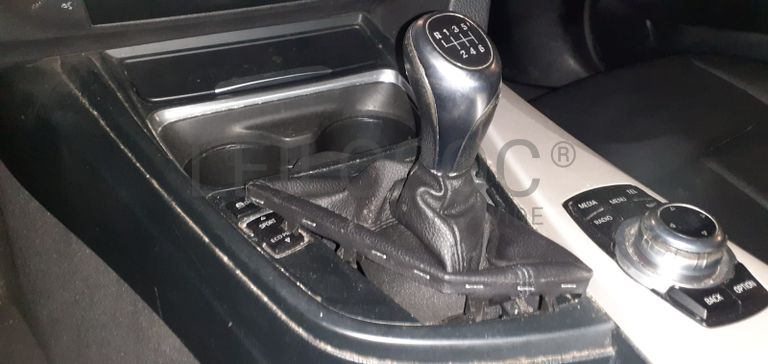 BMW 318D · Ano 2014