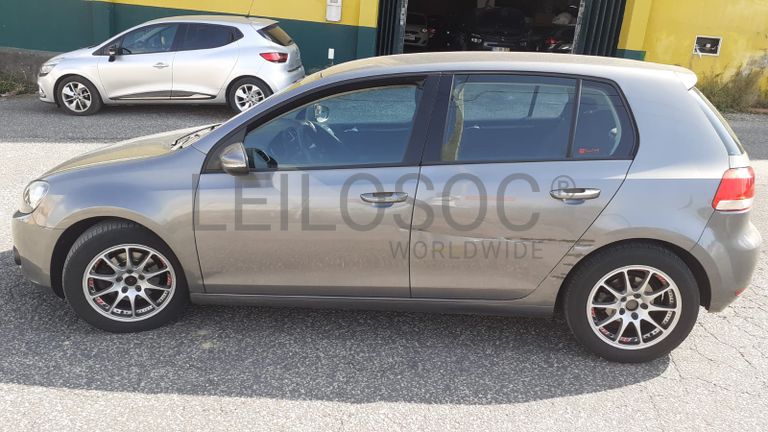Volkswagen Golf 2.0 TDI · Ano 2009