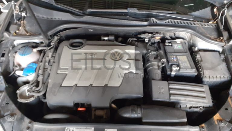 Volkswagen Golf 2.0 TDI · Ano 2009