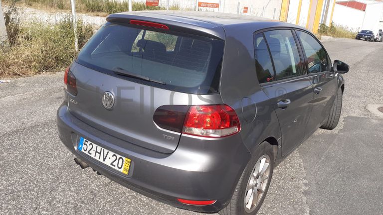 Volkswagen Golf 2.0 TDI · Ano 2009